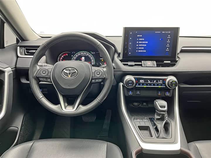 Фото 18 - Toyota RAV4