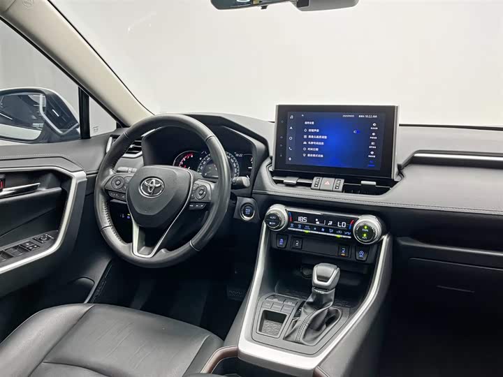 Фото 23 - Toyota RAV4