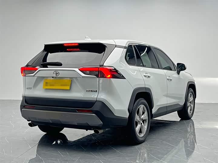 Фото 6 - Toyota RAV4