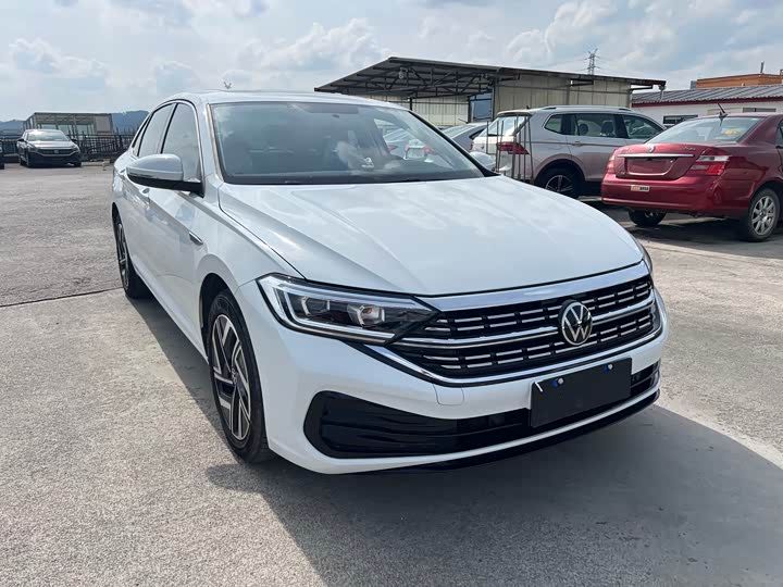 Фото 2 - Volkswagen Sagitar L