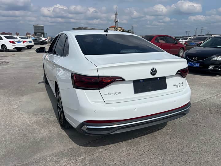 Фото 8 - Volkswagen Sagitar L