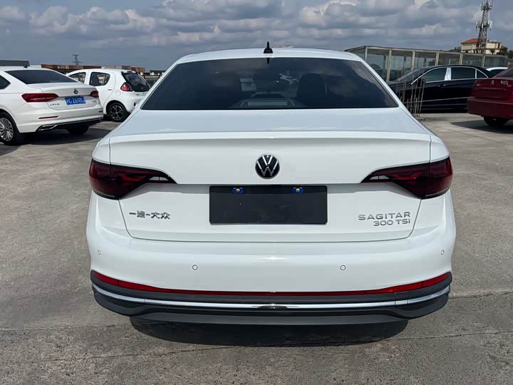 Фото 9 - Volkswagen Sagitar L