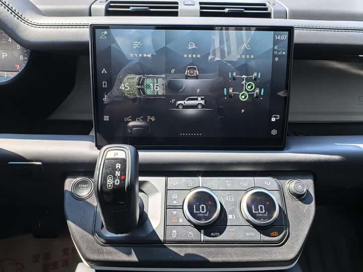 Фото 16 - Land Rover Defender