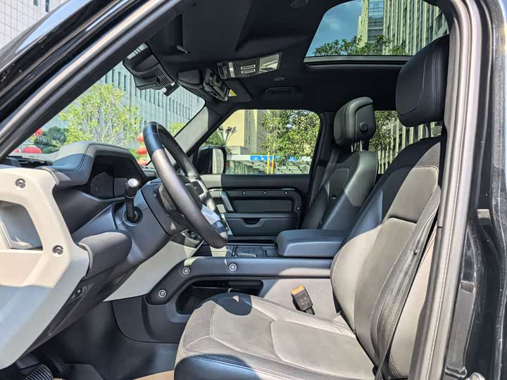 Фото 18 - Land Rover Defender