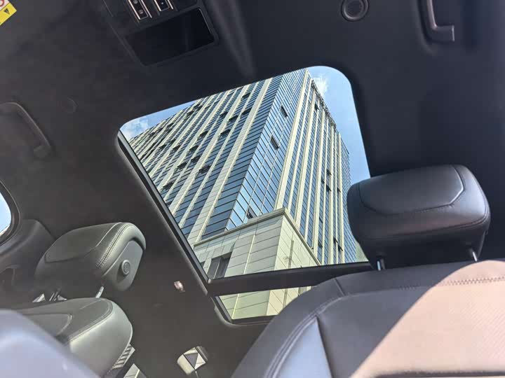 Фото 19 - Land Rover Defender