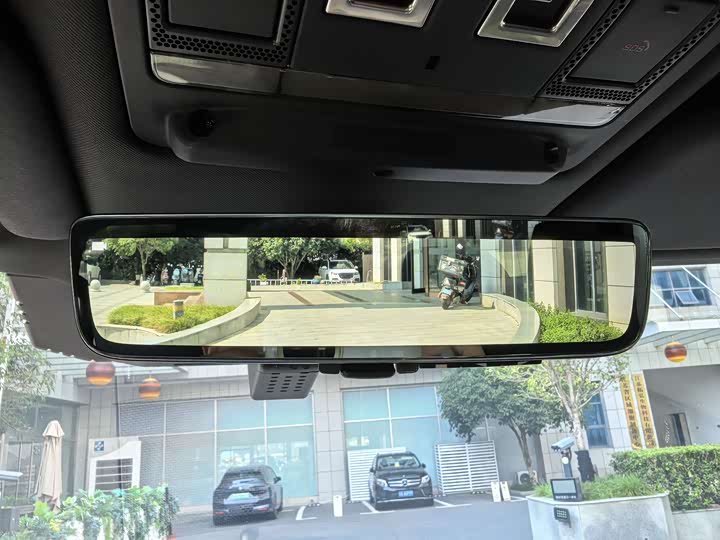 Фото 22 - Land Rover Defender