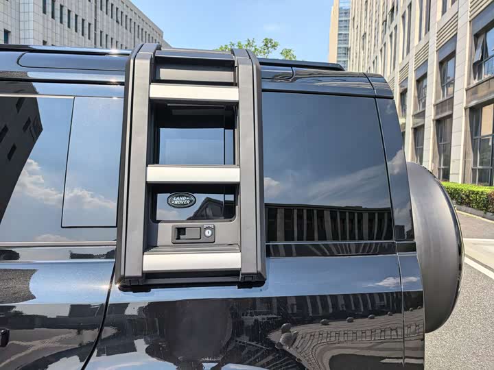 Фото 8 - Land Rover Defender