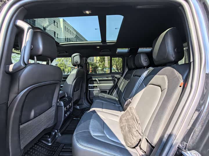 Фото 9 - Land Rover Defender