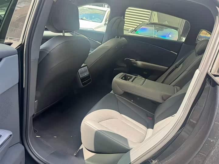 Фото 9 - XPeng G7