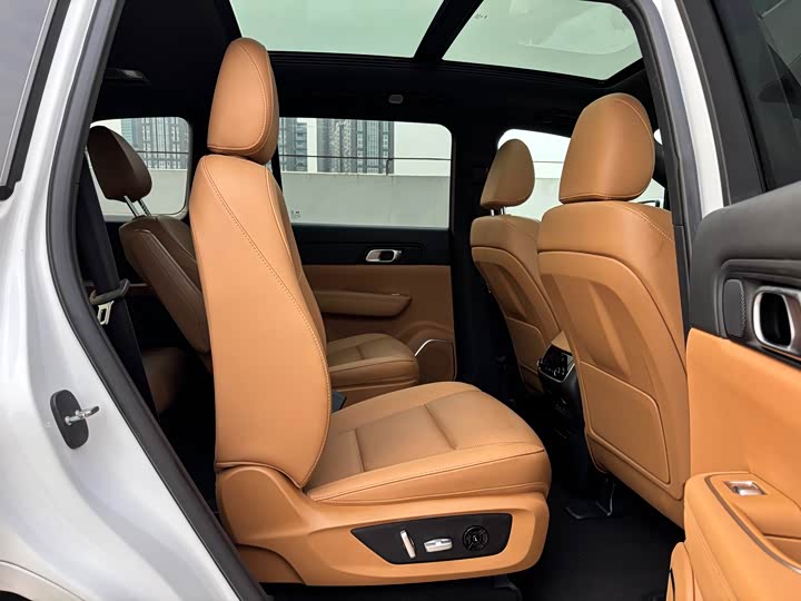 Фото 10 - LiXiang One