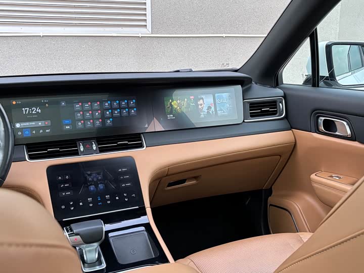 Фото 12 - LiXiang One