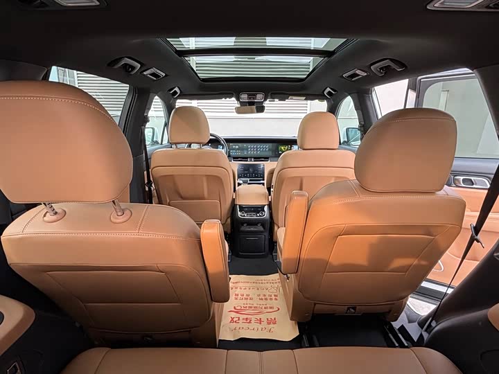 Фото 9 - LiXiang One