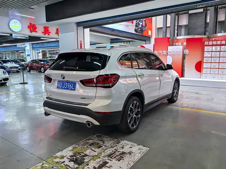 Фото 9 - BMW X1