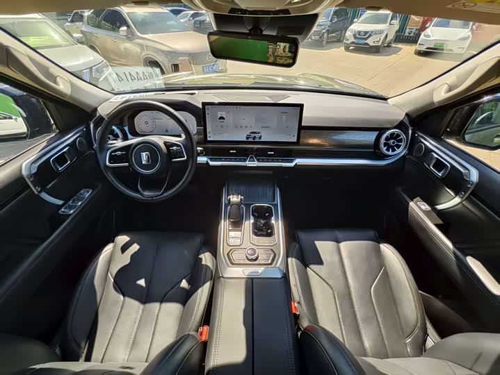 Фото 6 - Tank 400 Hybrid