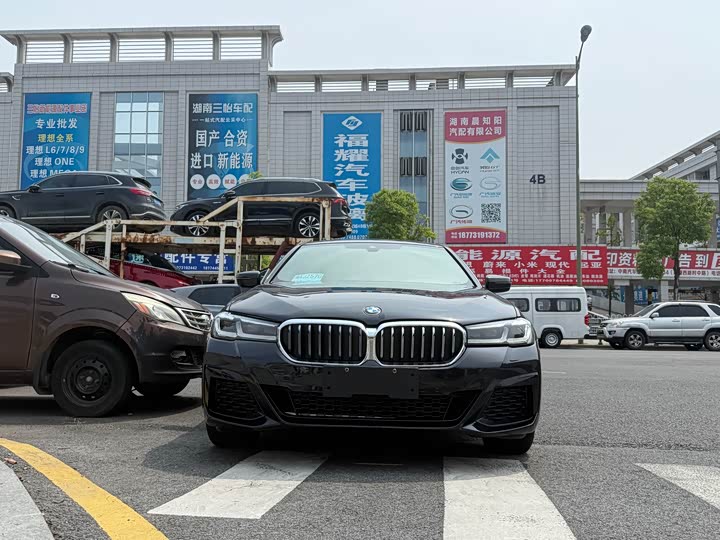 Фото 2 - BMW 5 Series