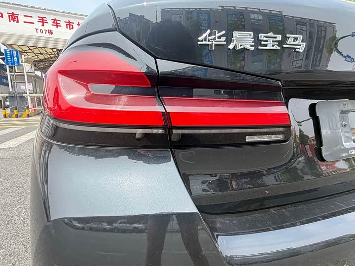 Фото 9 - BMW 5 Series