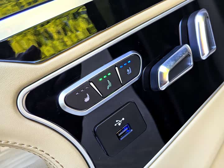 Фото 16 - Ford Tourneo