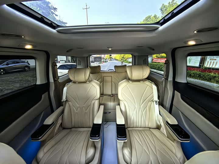 Фото 17 - Ford Tourneo