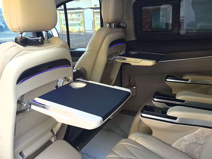 Фото 9 - Ford Tourneo