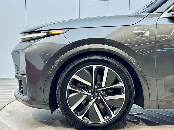 Фото 29 - LiXiang L7