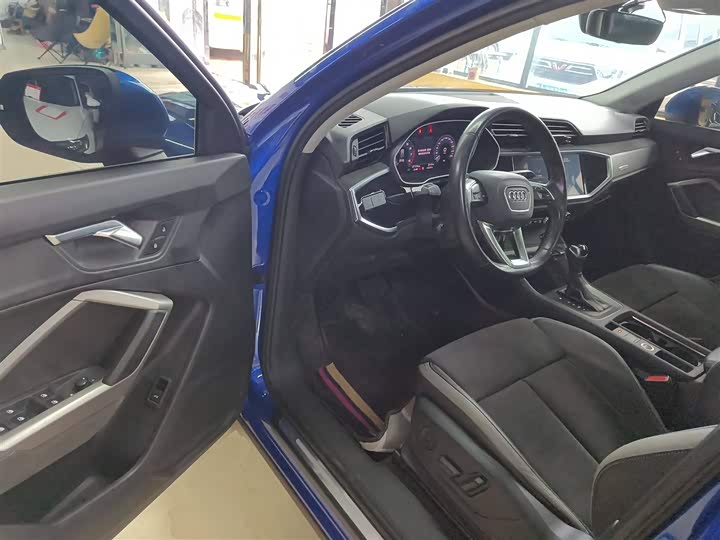 Фото 16 - Audi Q3