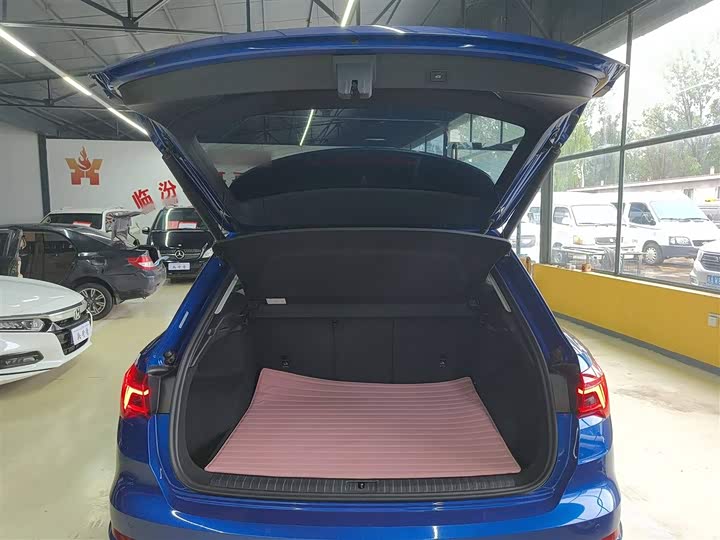 Фото 19 - Audi Q3