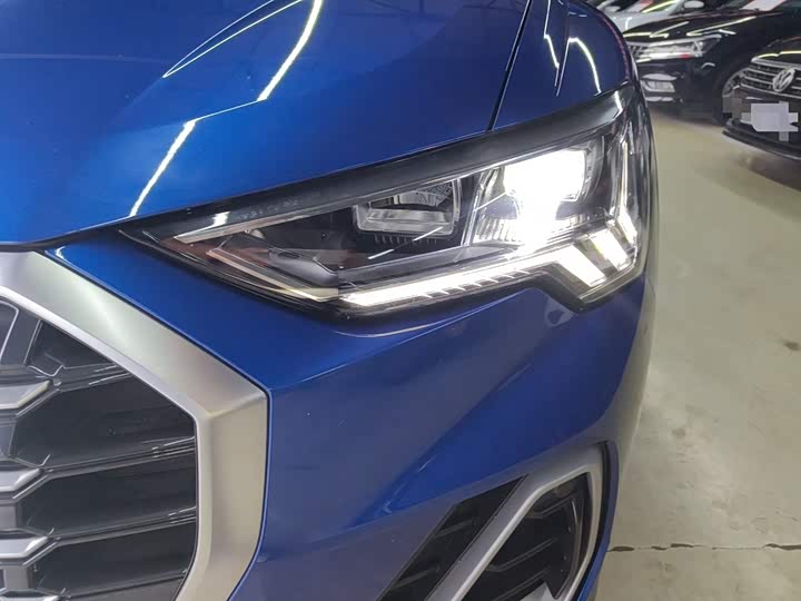 Фото 24 - Audi Q3