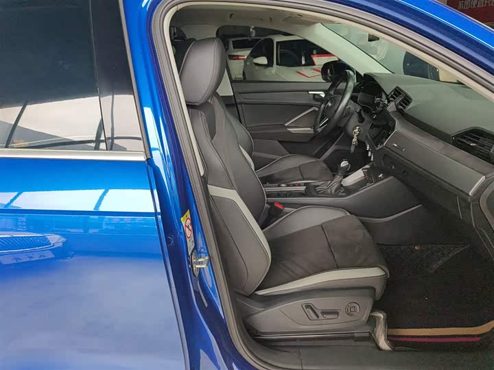 Фото 25 - Audi Q3