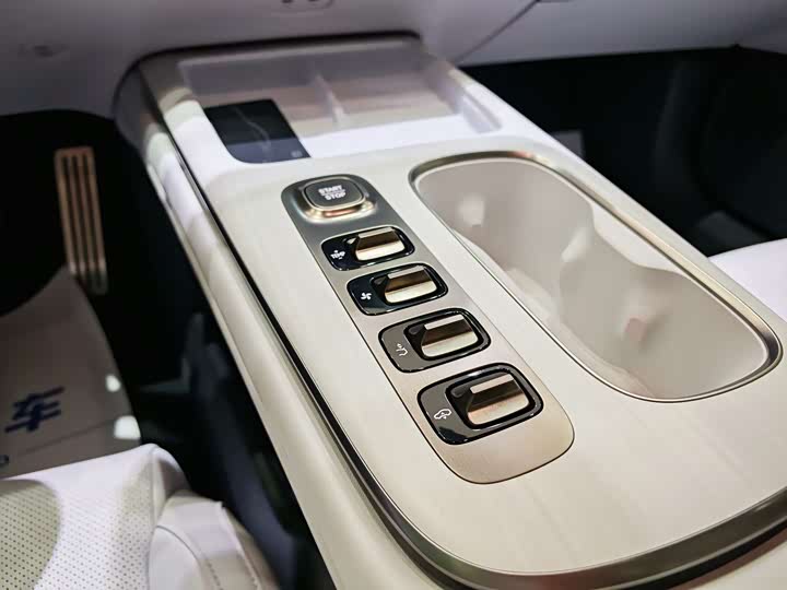 Фото 11 - Xiaomi SU7