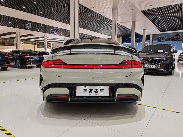 Фото 14 - Xiaomi SU7