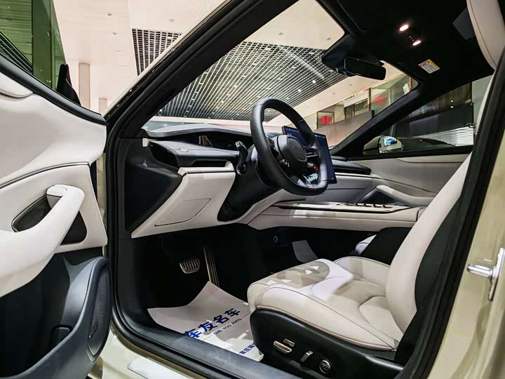 Фото 4 - Xiaomi SU7