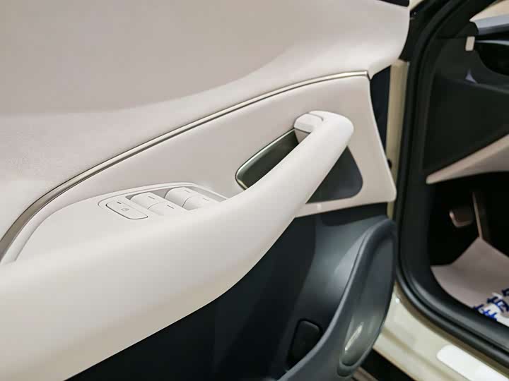 Фото 5 - Xiaomi SU7