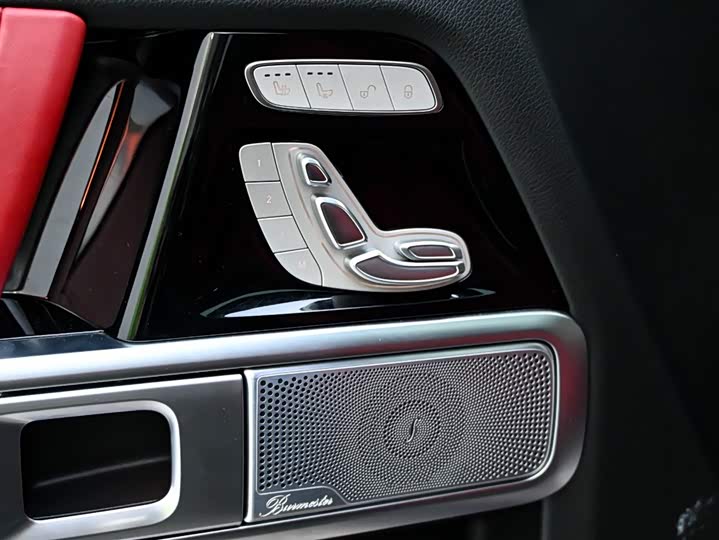 Фото 17 - Mercedes-Benz G-Class AMG