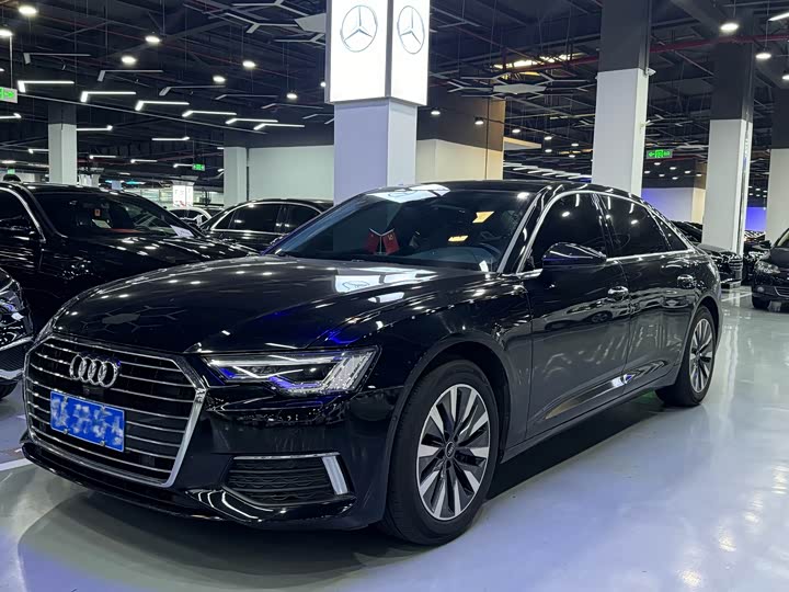 Фото 1 - Audi A6L