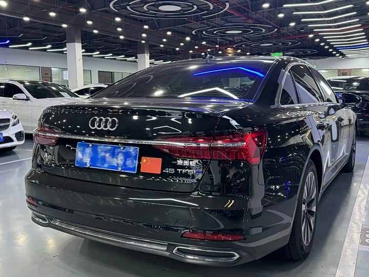 Фото 16 - Audi A6L