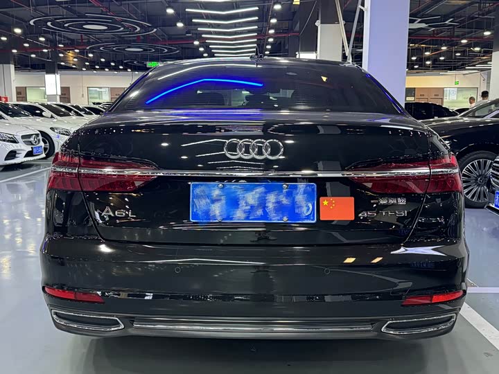 Фото 17 - Audi A6L