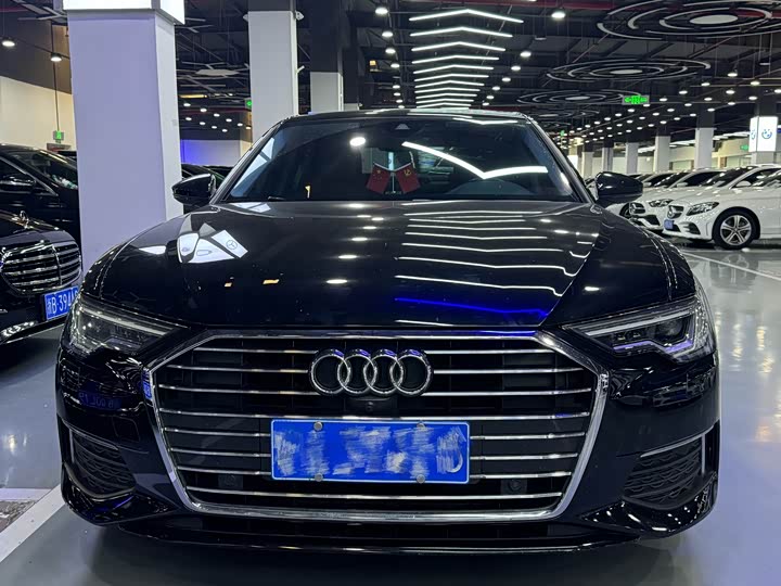 Фото 2 - Audi A6L