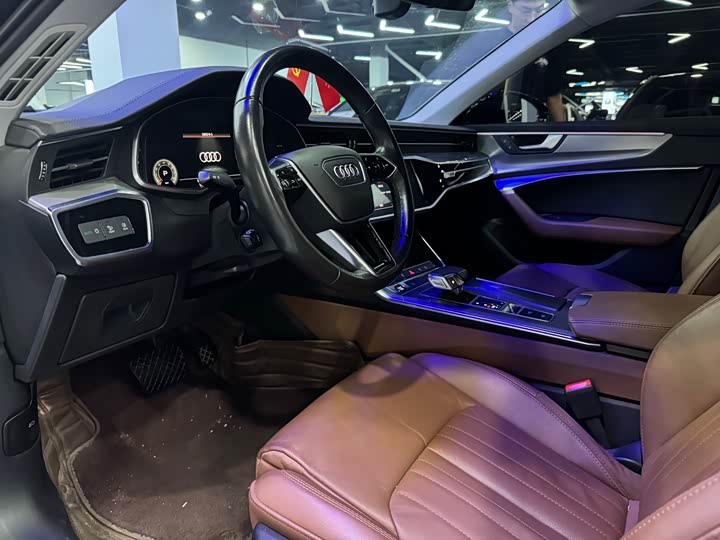 Фото 5 - Audi A6L