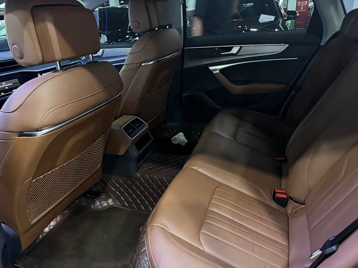 Фото 9 - Audi A6L