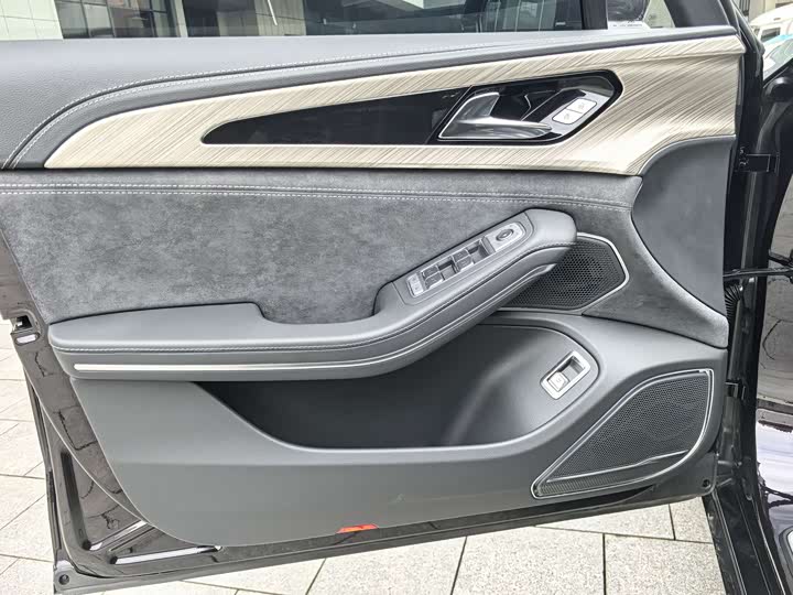 Фото 15 - Hongqi H9