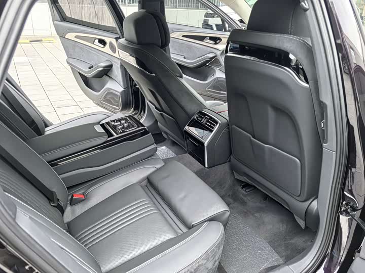 Фото 19 - Hongqi H9