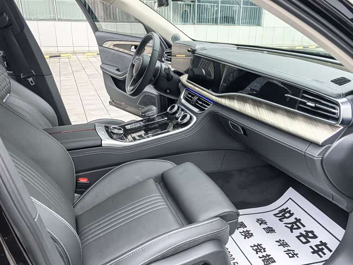 Фото 23 - Hongqi H9