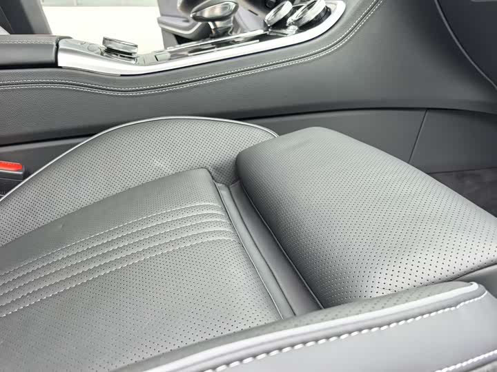 Фото 24 - Hongqi H9