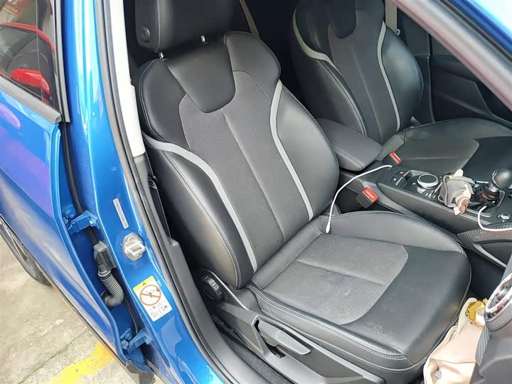 Фото 25 - Audi Q2L e-tron