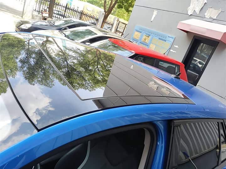 Фото 31 - Audi Q2L e-tron