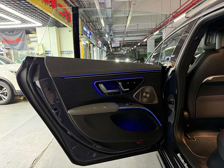 Фото 11 - Mercedes-Benz EQS