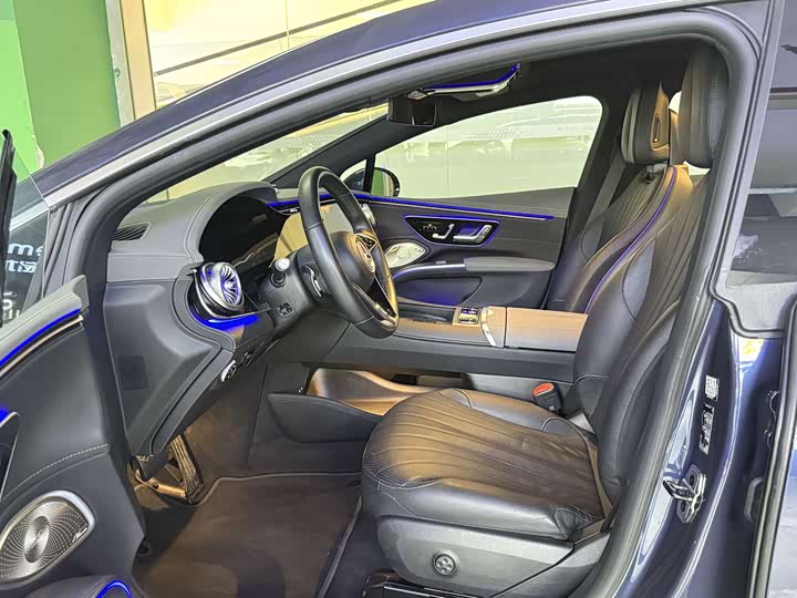 Фото 8 - Mercedes-Benz EQS