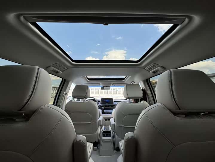 Фото 13 - Buick GL8 ES