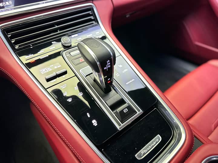 Фото 27 - Porsche Panamera Hybrid