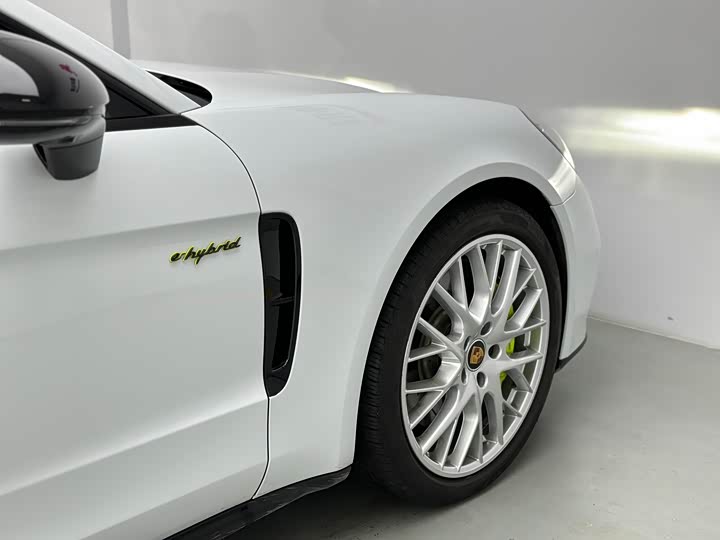 Фото 39 - Porsche Panamera Hybrid